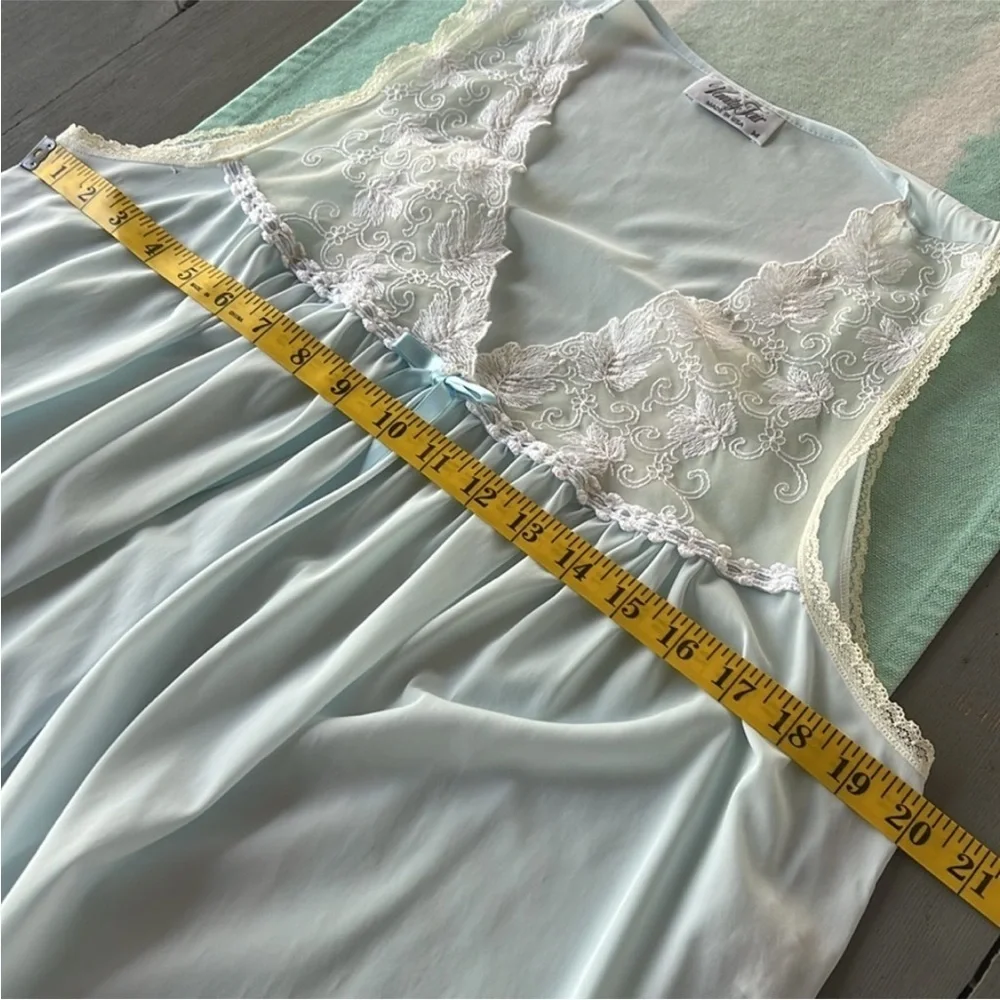 Vintage Vanity Fair Light Blue Nylon Lace Nightgown Robe Set M USA Made - Picture 13 of 15